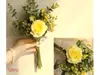 Buchet flori artificiale cu trandafiri galbeni şi plante eucalipt, 38 cm înălţime