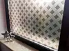 Folie geam autoadezivă Abela, Folina, sablare cu model geometric gri, 100 cm lăţime