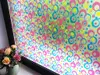 Folie geam autoadezivă, Folina, sablare cu imprimeu cercuri colorate, lățime 90 cm