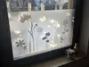 Folie geam electrostatică Blossom, d-c-fix, bordură decorativă cu efect de sablare, imprimeu floral gri, rolă de 45x300 cm