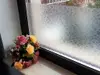 Folie geam autoadezivă Cleo, Folina, sablare cu model floral gri, 100 cm lăţime
