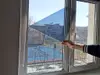 Folie protecție solară 75%,  Reflectiv SOL101, argintiu metalizat deschis, cu aplicare la interior, 152  cm latime