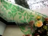 Folie geam autoadezivă Palmer, Folina, sablare cu model crengi verzi, 100 cm lăţime