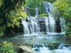 Fototapet cascadă Pura Kaunui Falls, Komar, decorațiune cu peisaj verde, 368x254 cm