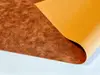 Piele ecologică culoare maro cu aspect natural, moale și flexibilă, fără adeziv, grosime 0,8 mm, lățime 139 cm