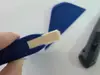 Set unelte montaj tapet și folii autoadezive – racletă aplicare, spatulă colțuri și cutter profesional