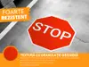 Sticker antiderapant pentru podea cu mesajul 'STOP', autoadeziv cu granulație grosieră, Folina, 60x60 cm