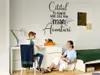 Sticker cu mesaj 'Cititul te poartă spre cele mai mari aventuri', decorațiune pentru școli și grădinițe, 99x110 cm, racletă de aplicare inclusă