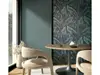 Tapet premium Marburg Whisper 36466 - decor perete accent verde cu frunze tropicale cu detalii aurii