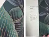 Tapet premium Marburg Whisper 36466 - decor perete accent verde cu frunze tropicale cu detalii aurii