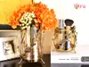 Vază decorativă din sticlă cu suport metalic auriu, Flower Vine, 21 cm înălţime