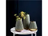 Vază ceramică cu detalii aurii, design elegant, 19 cm înălţime