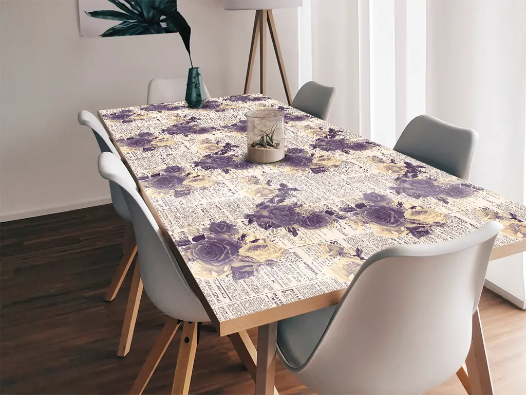 Autocolant blat masă, model ziar cu flori violet, 100 x 100 cm, racletă inclusă