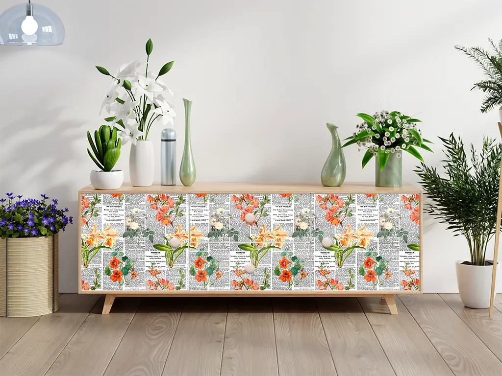 Autocolant mobilă decorativ, model ziar cu flori oranj, 100 cm lățime