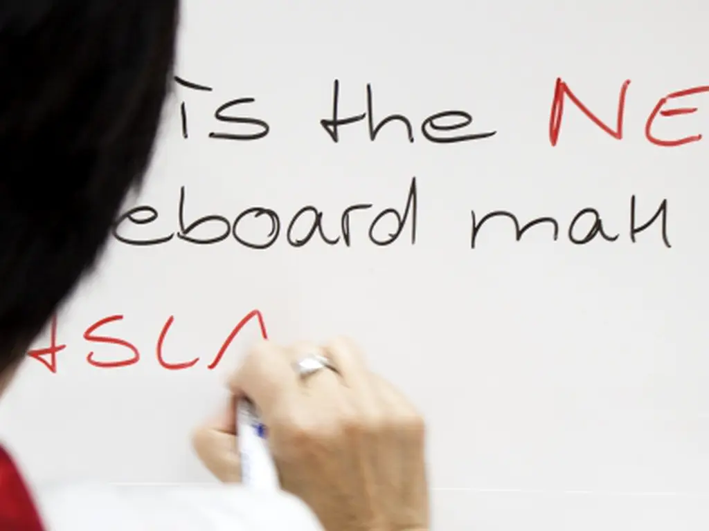 Folie autoadezivă Whiteboard Mat, Aslan WB975, alb mat, lățime 137 cm