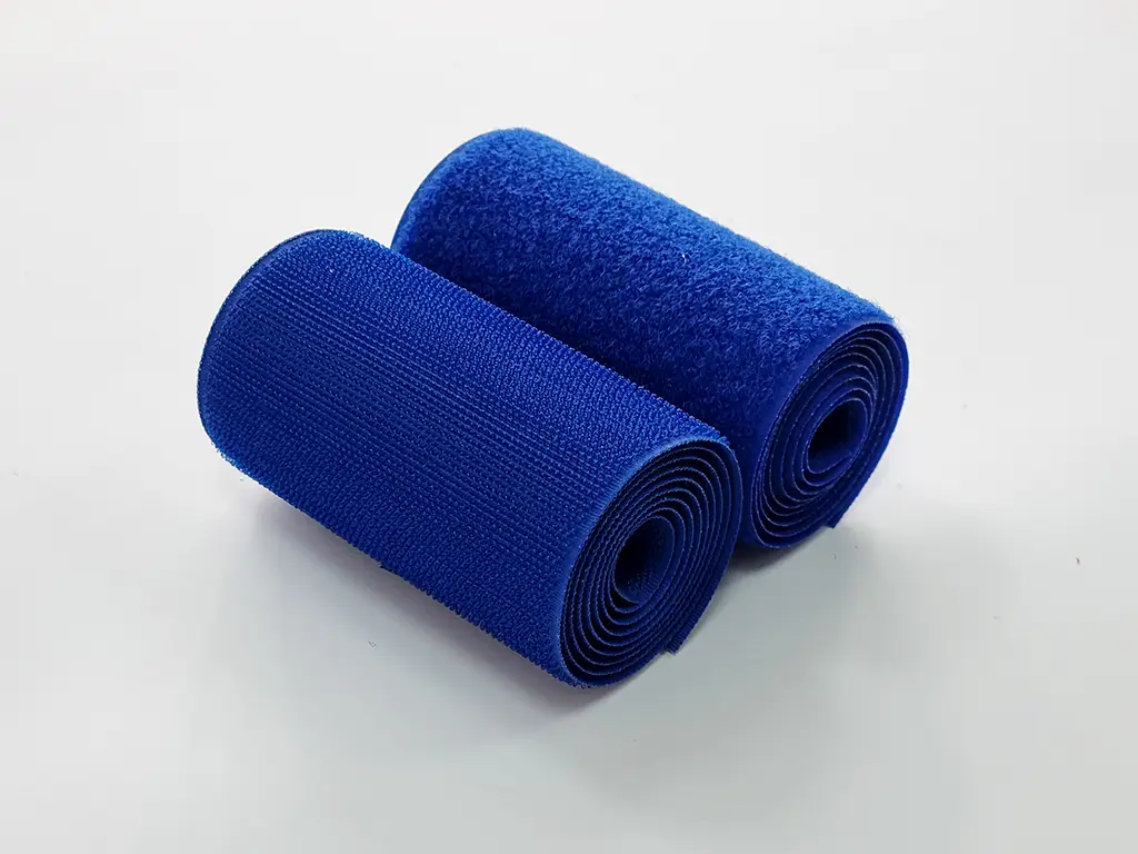 Set bandă arici, Velcro fără adeziv, benzi Hook and Loop, set bandă cu scai și puf ideală pentru cusut, role cu lățimea de 10cm - culoarea albastră
