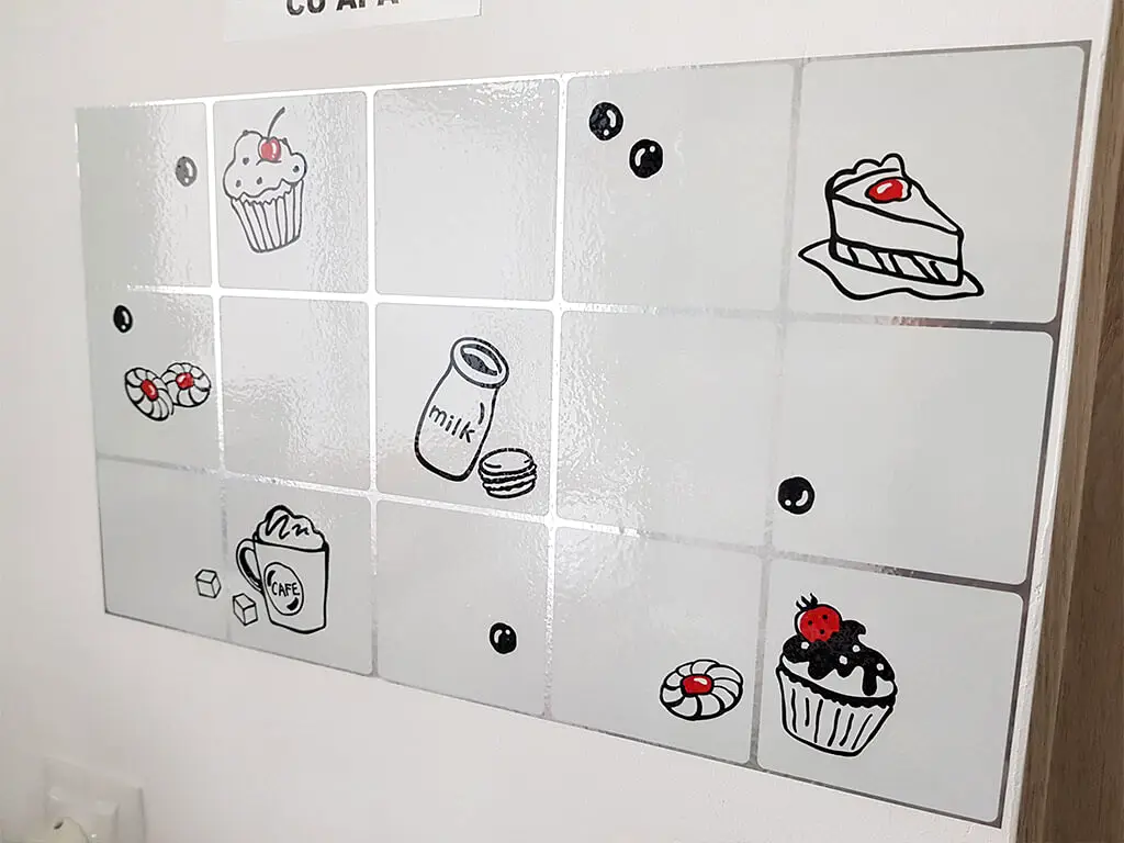 Autocolant perete bucatarie Cupcake, MagicFix, model prăjituri, 50x30 cm