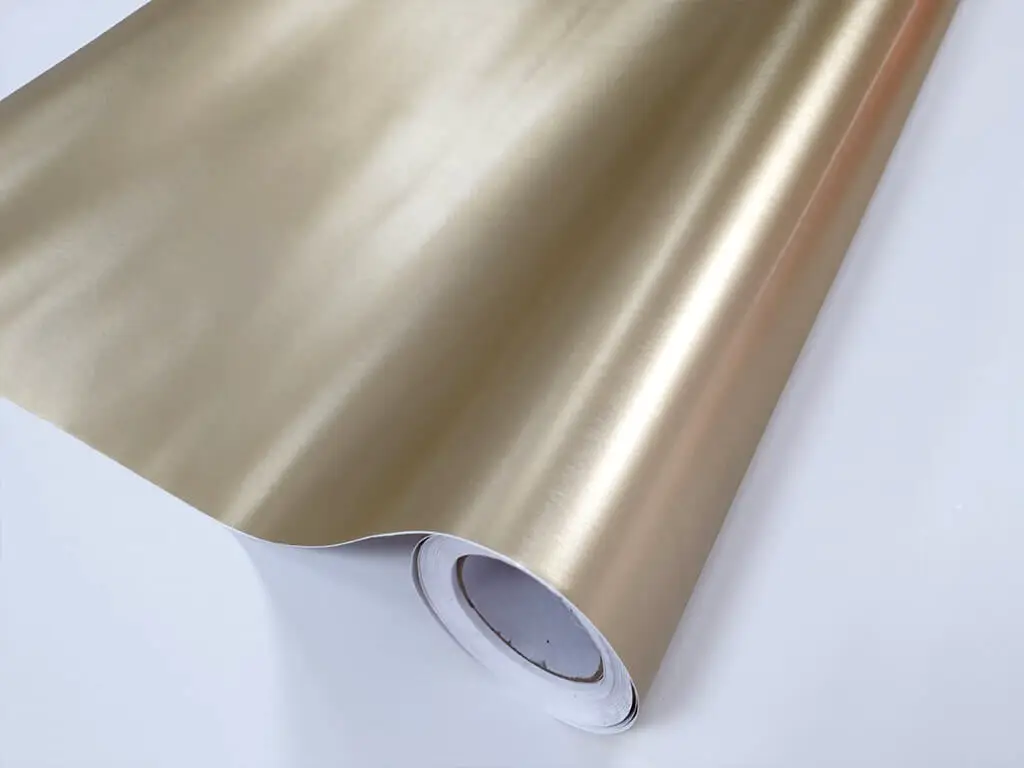 Autocolant cu efect metalic bej Brushed Champagne, Folina, 152 cm lăţime