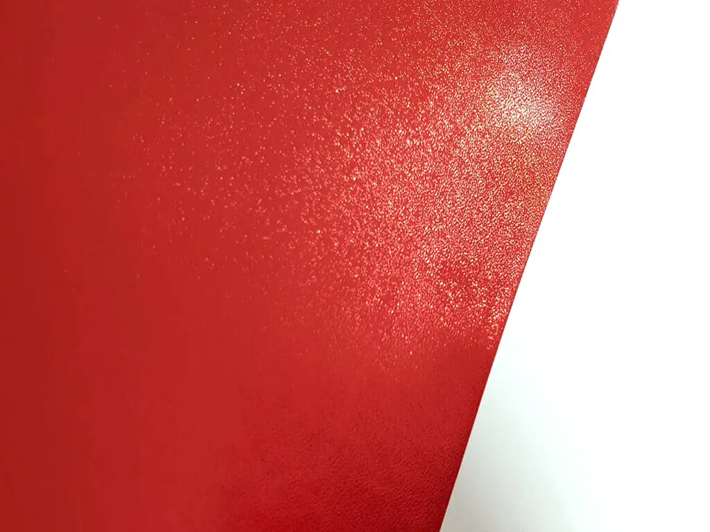 Autocolant roşu cu efect metalic, Red Texture, aspect lucios, rolă de 152x200 cm