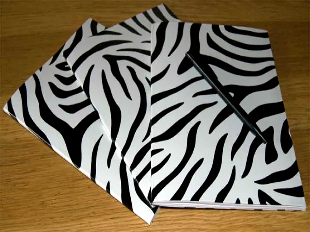 Autocolant decorativ alb negru Zebră