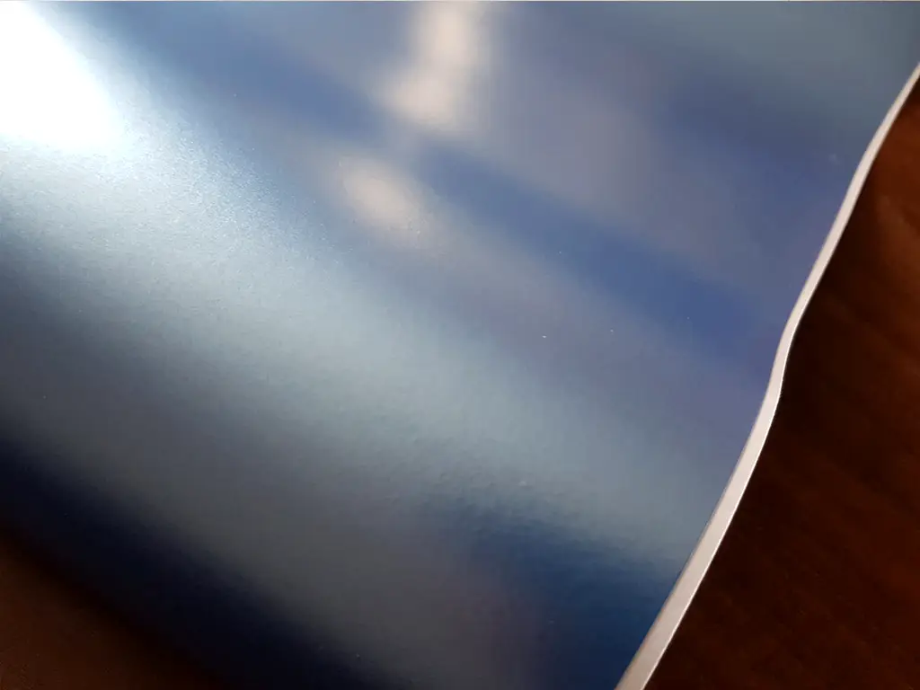 Autocolant Electric Chrome, Folina, cu efect metalic, bleu, lățime 152 cm