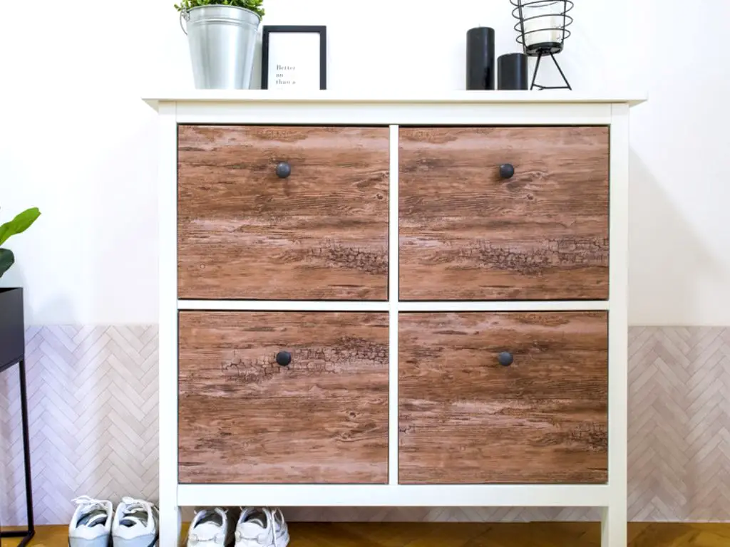 Autocolant mobilă Rustik, d-c-fix, lemn vintage, rolă de 90 cm x 5 metri, cu racletă şi cuter