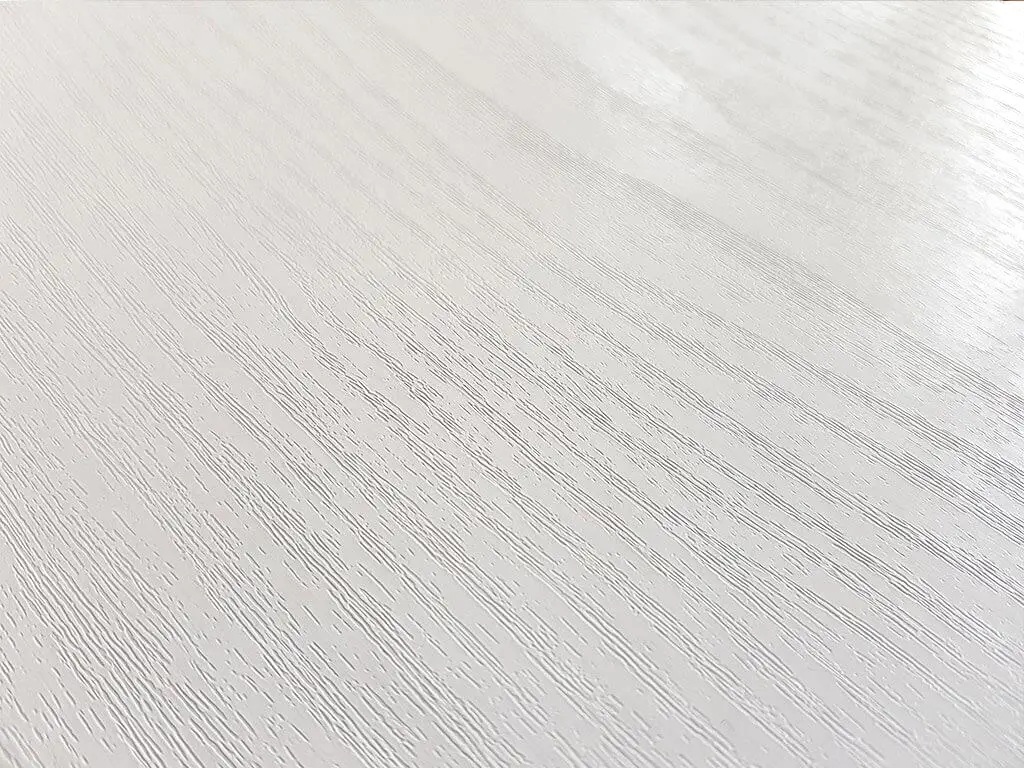 Autocolant mobilă lemn alb Whitewood, d-c-fix, cu aspect lucios, rolă de 90 cm x 5 metri, cu racleta si cutter