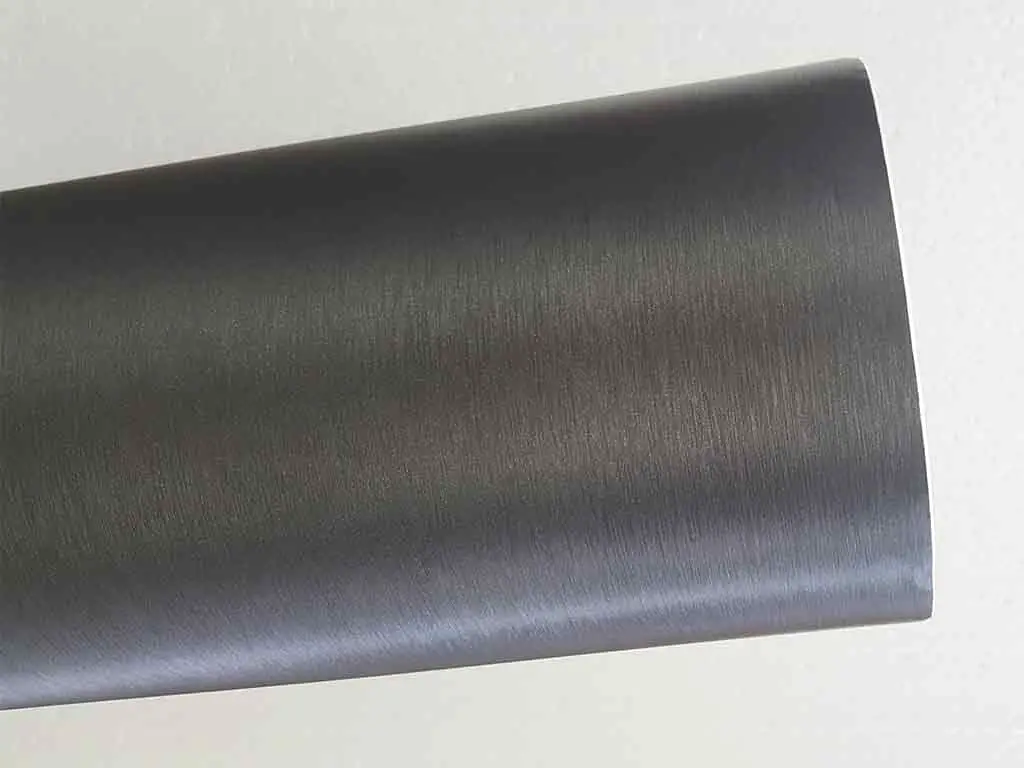 Autocolant gri antracit cu efect metalic Brushed, folie autoadezivă bubblefree, rolă de 152x250 cm, cu racletă pentru aplicare
