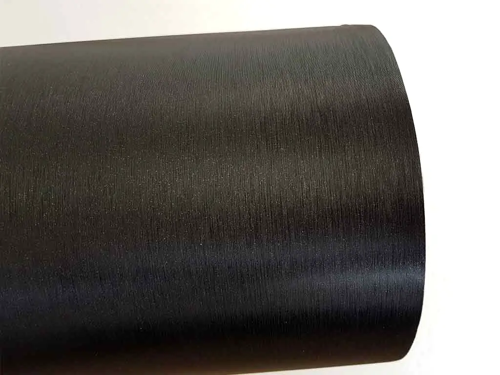 Autocolant negru cu efect metalic Brushed, folie autoadezivă bubblefree, rolă de 152x250 cm, cu racletă pentru aplicare