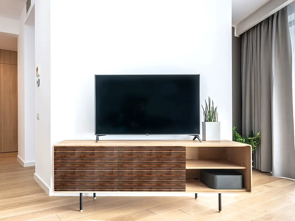 Autocolant mobilă imitatie lemn Ebony – 60x200 cm, autoadeziv, lucios