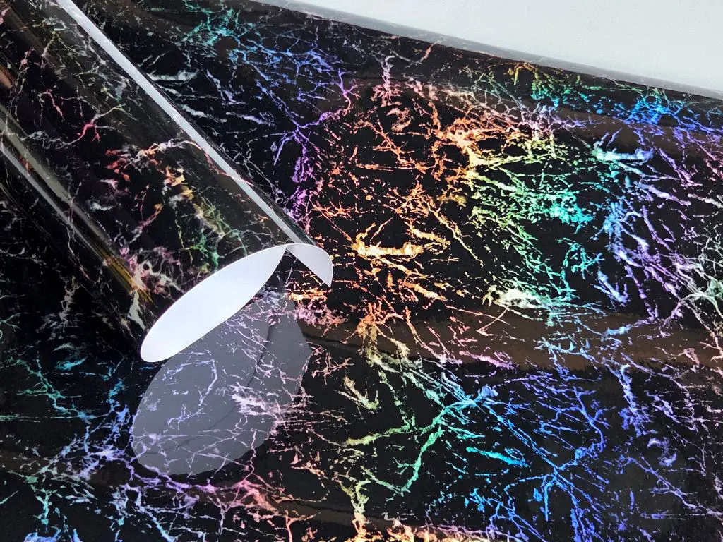 Autocolant marmură neagră cu efect holografic, Magic Marble - 75x250 cm