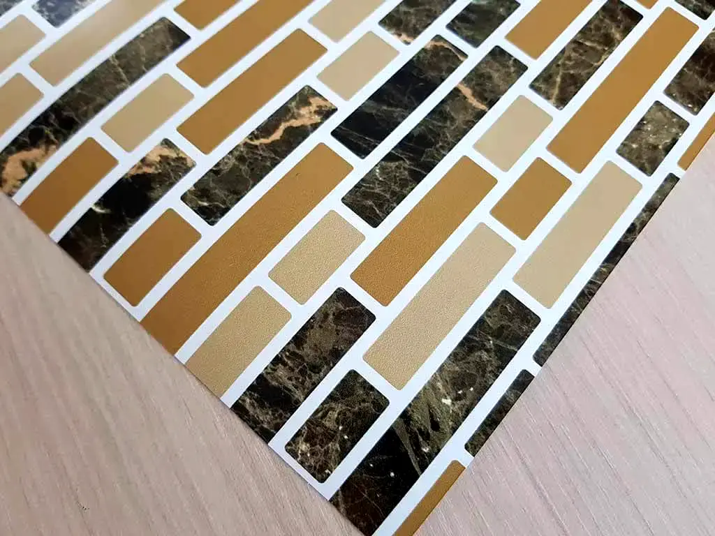 Autocolant perete baie și bucatărie, imitaţie mozaic bej și maro, rezistent la apă şi căldură, rolă de 67x200 cm