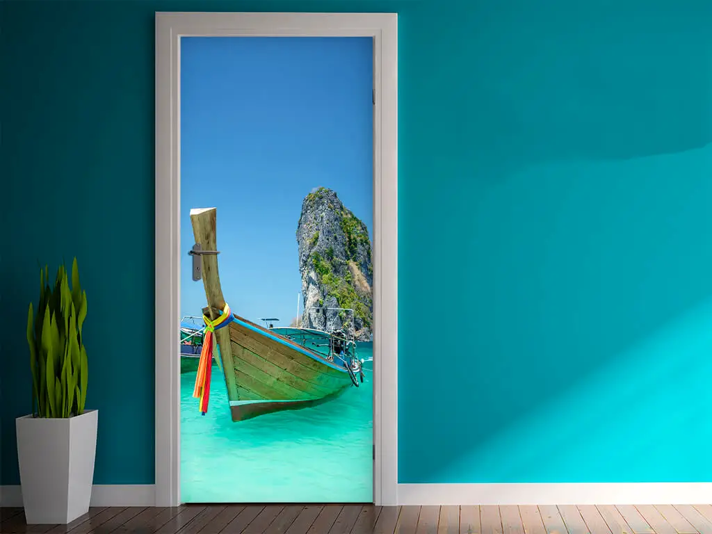 Autocolant uşă Barcă pe plajă exotică, Folina, model cu peisaj, dimensiune autocolant 92x205 cm