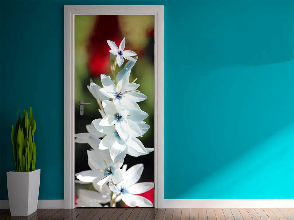 Autocolant uşă Floare albă, Folina, model floral, dimensiune autocolant 92x205 cm