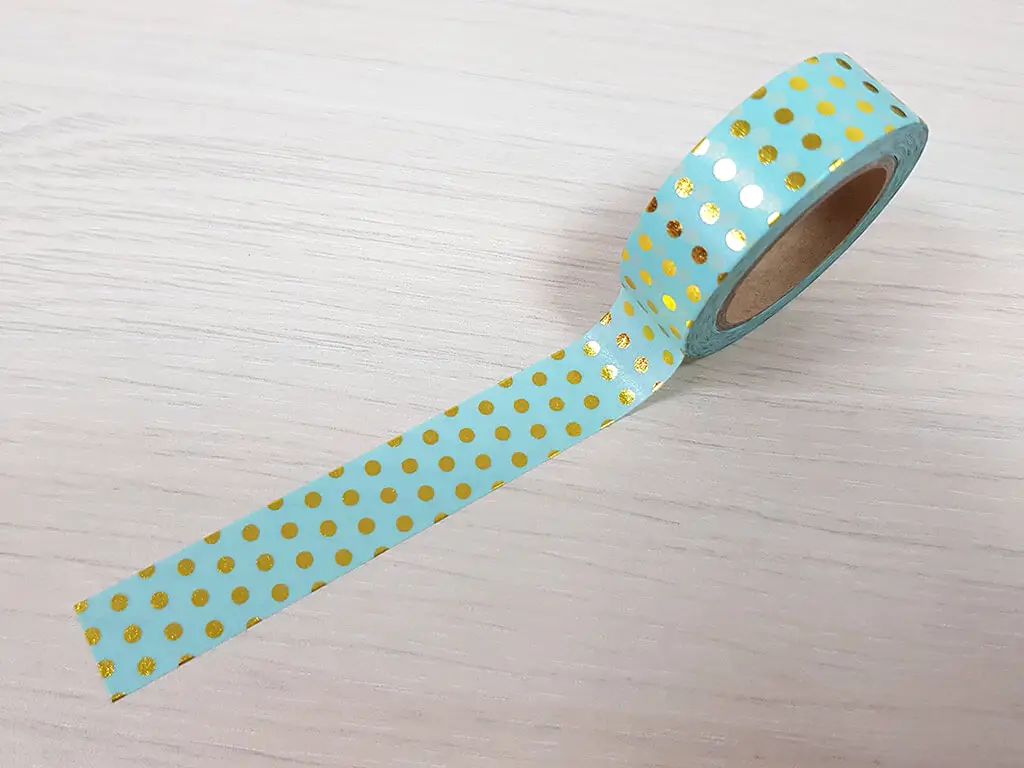 Bandă adezivă Washi Tape, model turcoaz cu buline aurii, 15 mm x 10 metri