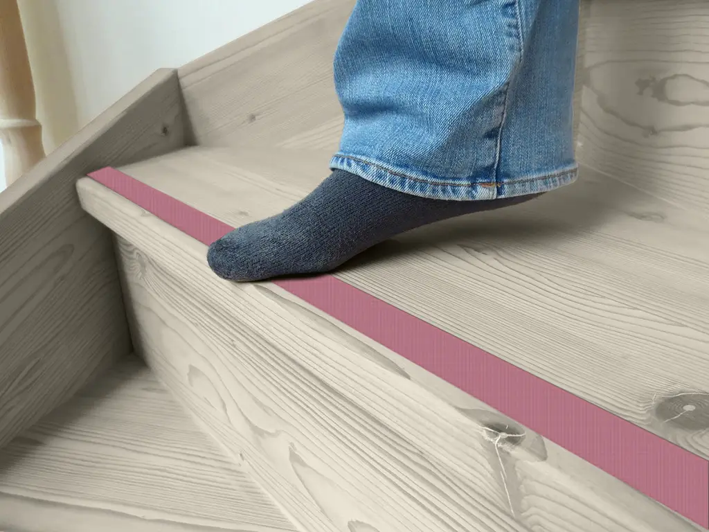 Bandă antiderapantă autoadezivă pentru scări, cadă sau duș, culoare roz, rolă 2,5 cm x 100 cm