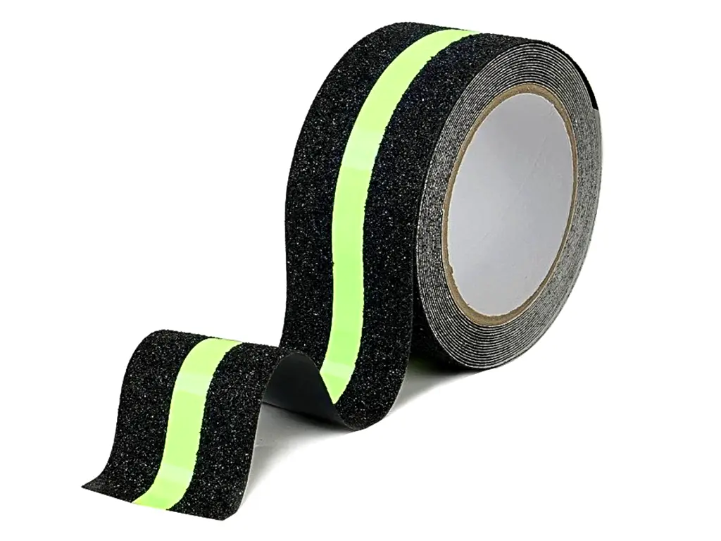 Bandă antiderapantă autoadezivă cu inserție fotoluminiscentă verde pentru marcaj trepte, 5x500 cm