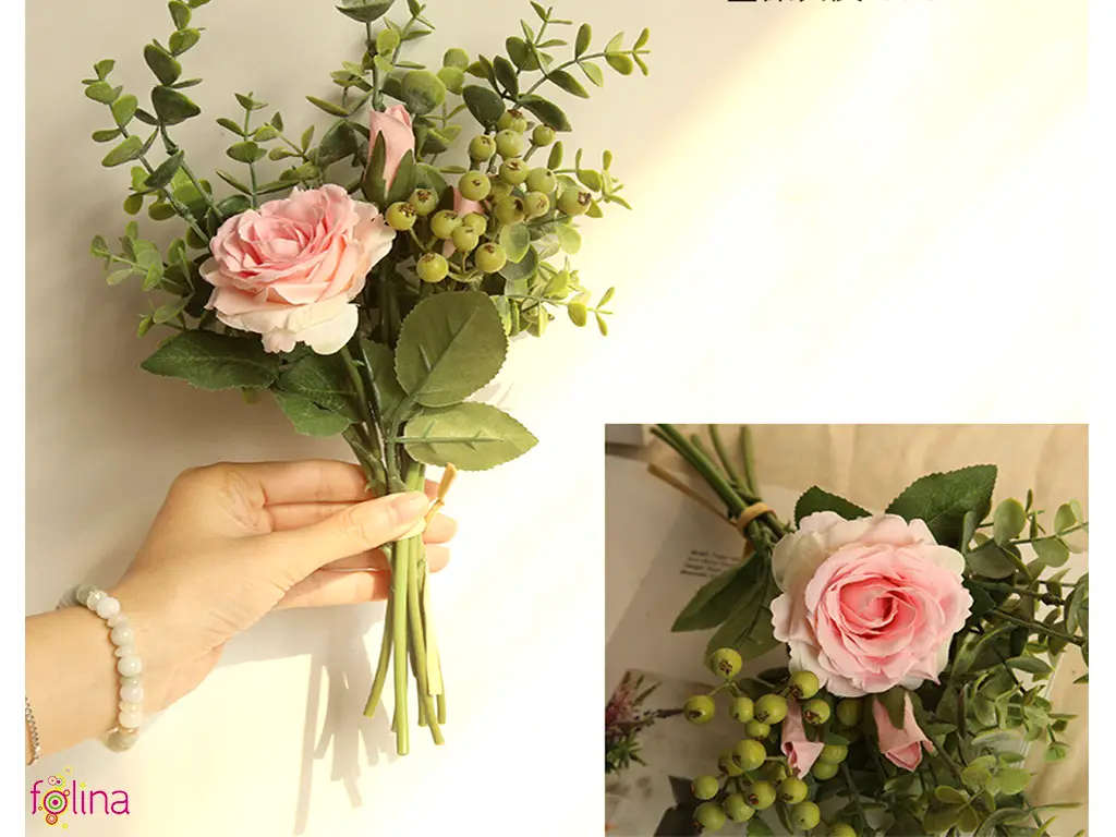 Buchet flori artificiale cu trandafiri roz şi plante eucalipt, 38 cm înălţime