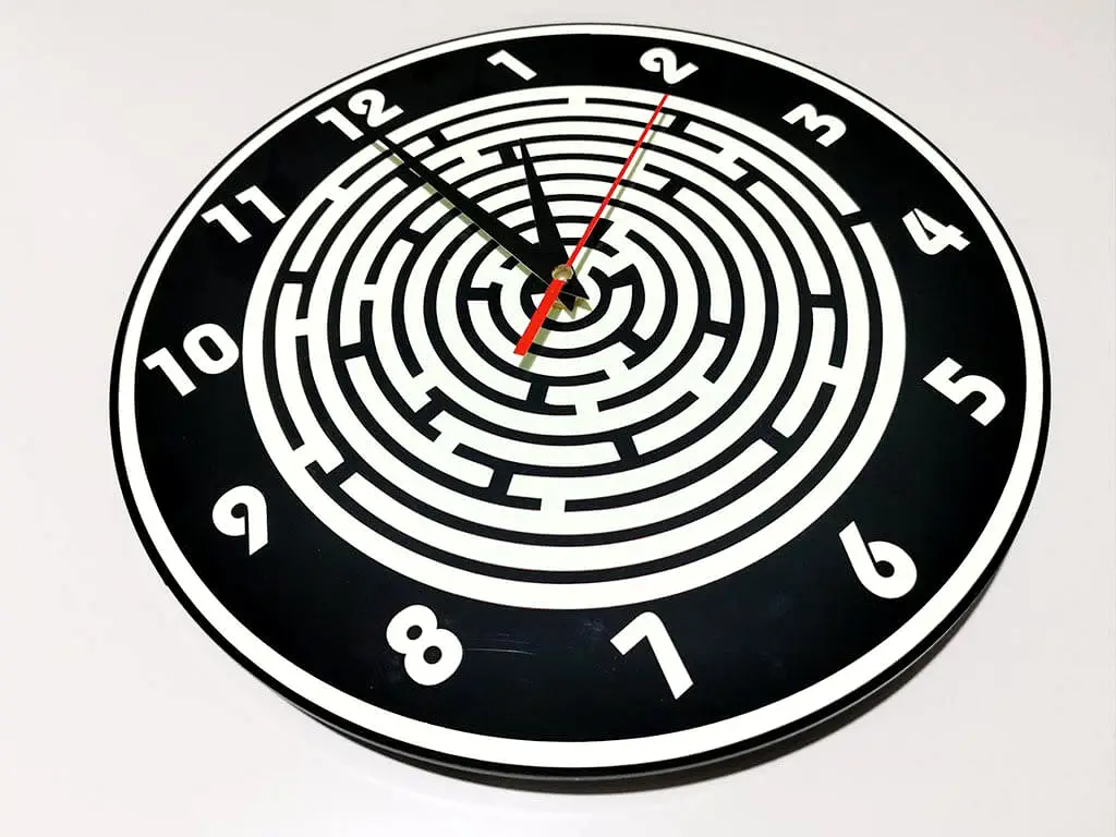 Ceas perete rotund, negru cu cifre fosforescente, Maze, 30 cm diametru