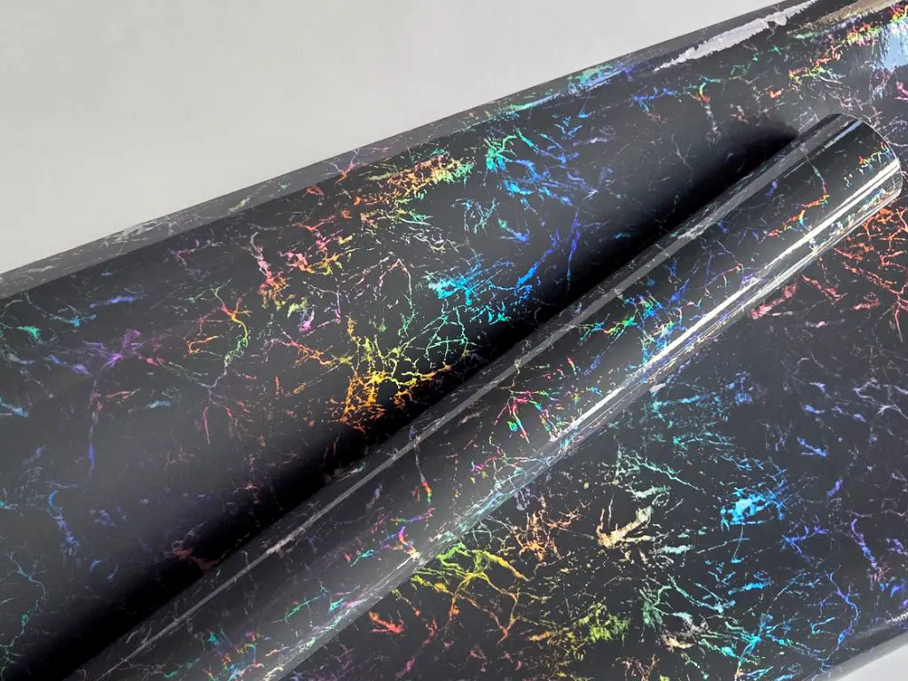 Autocolant marmură gri cu efect holografic, Magic Marble - 75x250 cm