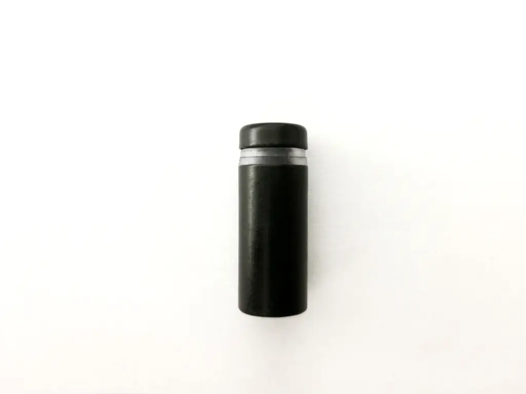 Distanţiere semnalistică negru mat, Folina, din inox, 12 x 30 mm.