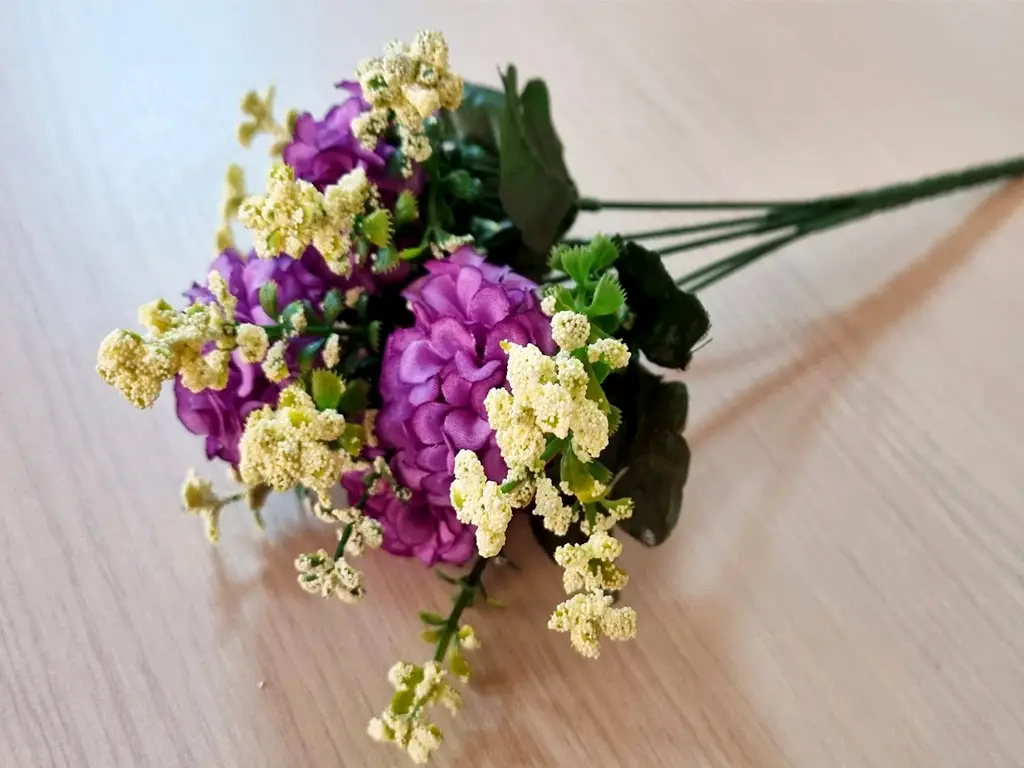 Creangă cu 5 flori artificiale garofiţe mov, 30 cm înălţime