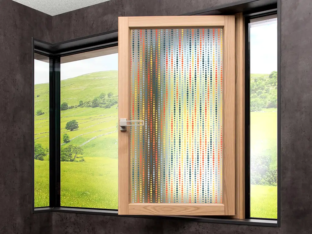 Folie geam autoadezivă Kiddy, Folina, sablare cu model multicolor, 100 cm lăţime