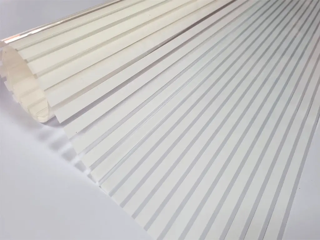 Folie geam autoadezivă Rudy, transparentă cu dungi albe orizontale, rolă de 75x152 cm