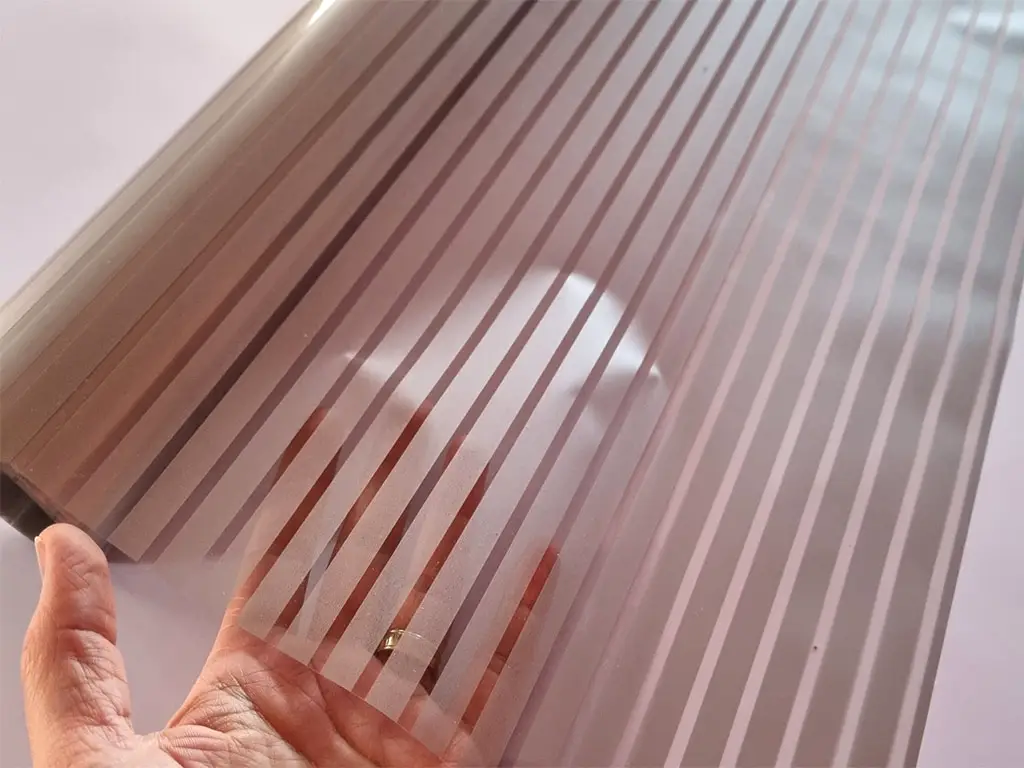 Folie geam autoadezivă Office Iridium Silver, Folina, transparenta cu  dungi argintii, 152 cm lăţime
