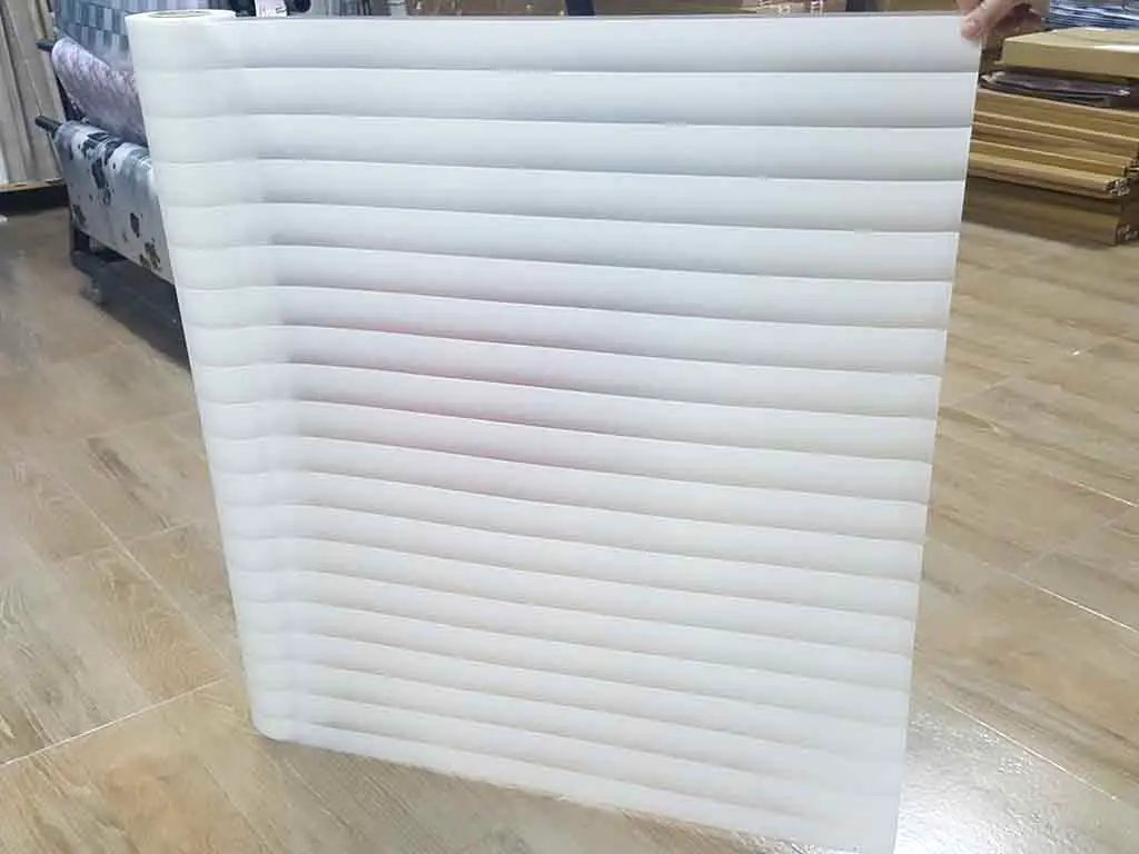 Folie geam autoadezivă Jaluzele, Folina, sablare cu dungi verticale albe, 90 cm lăţime