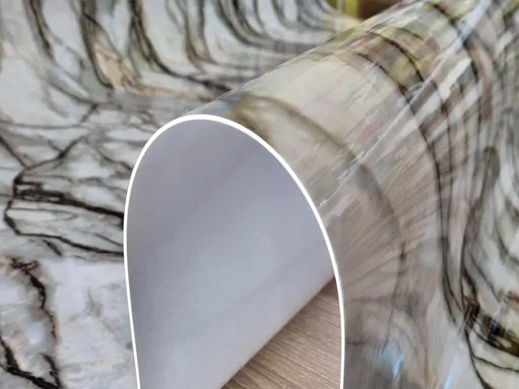 Folie protecţie imitaţie marmură bej, fără adeziv, 1,2 mm grosime, 100 cm lăţime