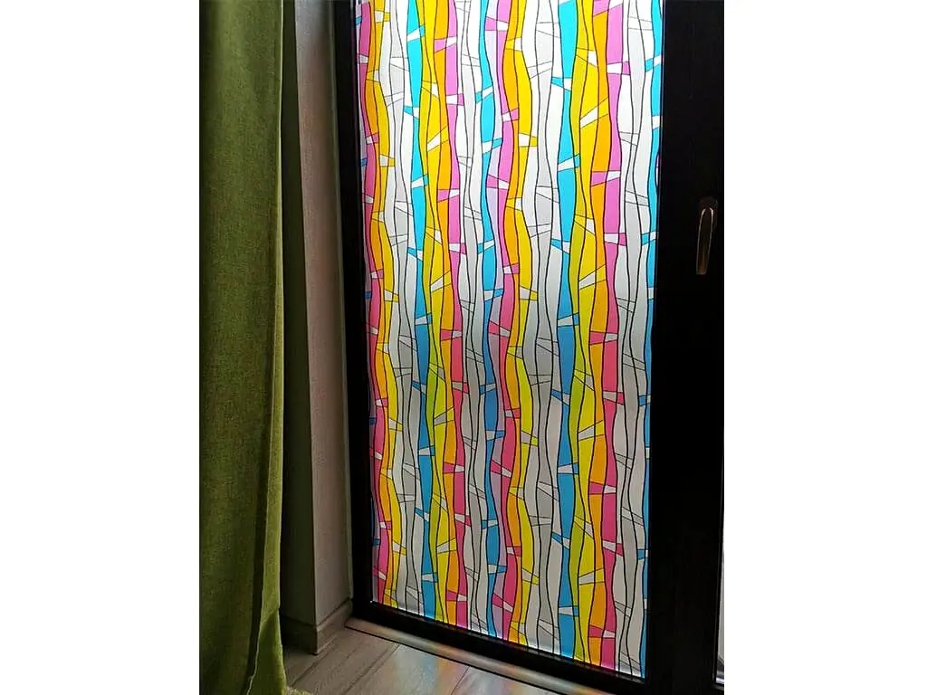 Folie geam autoadezivă, Folina Zita, sablare tip vitraliu colorat, 90 cm lățime