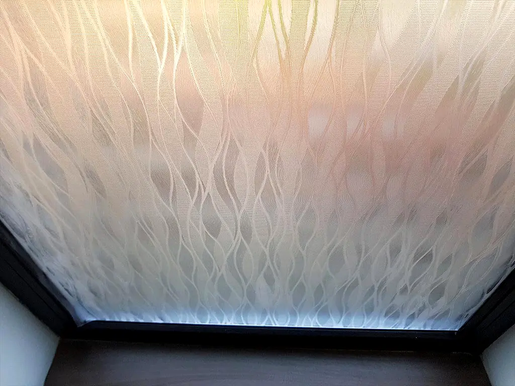 Folie geam electrostatică Waves, Magicfix, imprimeu geometric embosat, lățime 100 cm