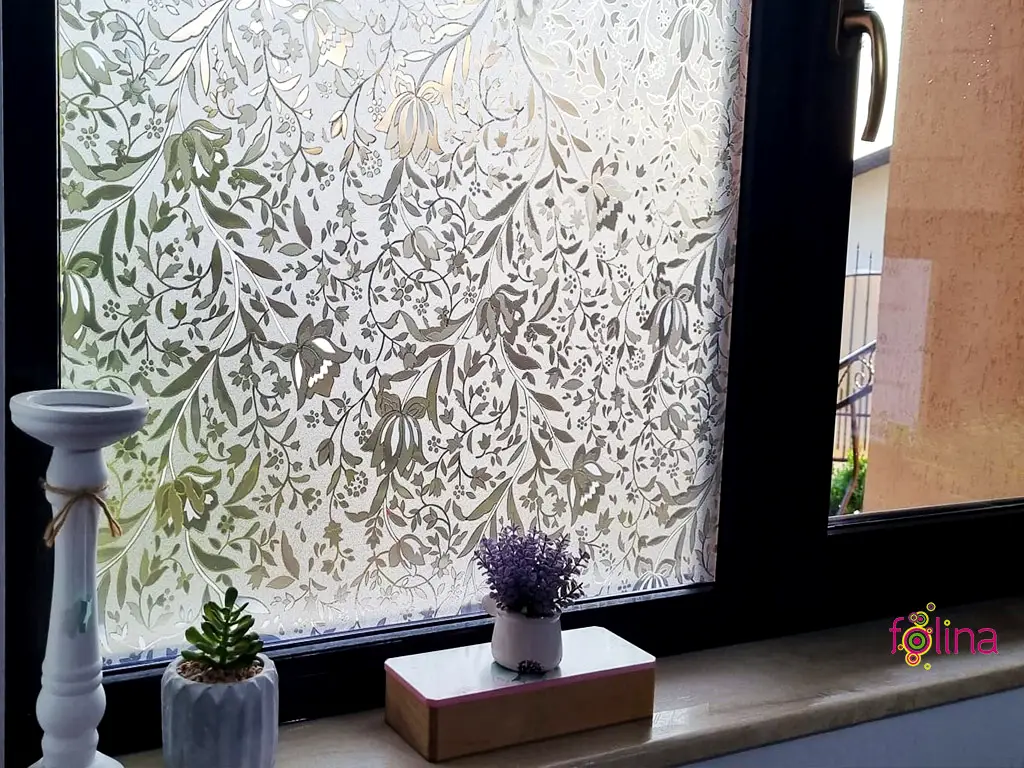 Folie geam autoadezivă, Folina Floralis, sablare cu model floral translucid, 120 cm lăţime